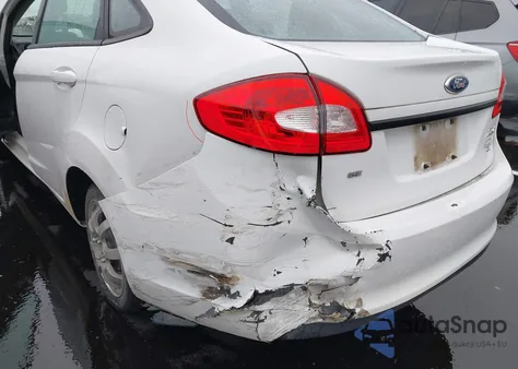 2013 Ford Fiesta Se z USA, uszkodzony, nr VIN 3FADP4BJ4DM223452